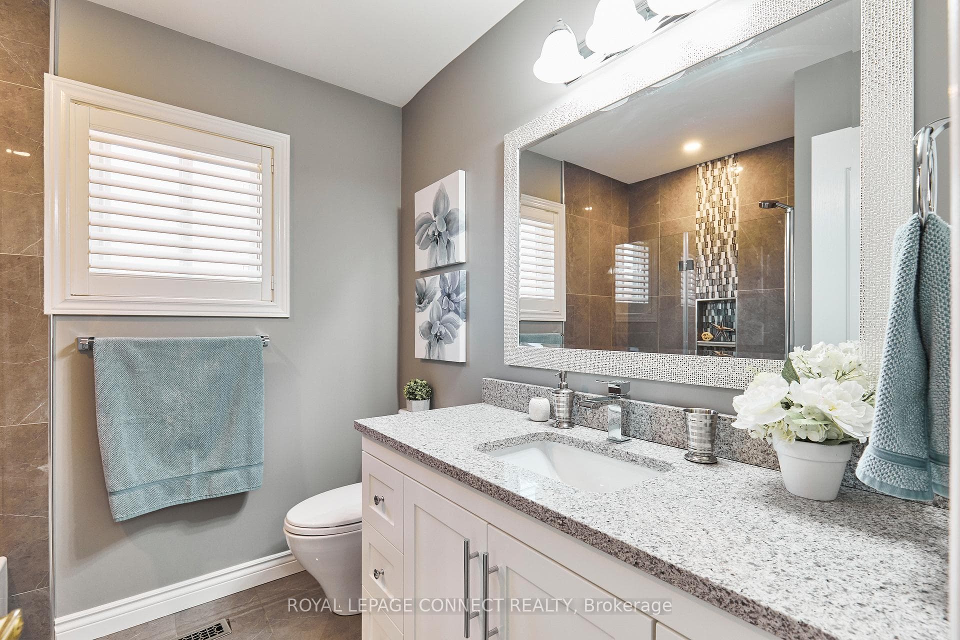 133 Vipond Road photo 32