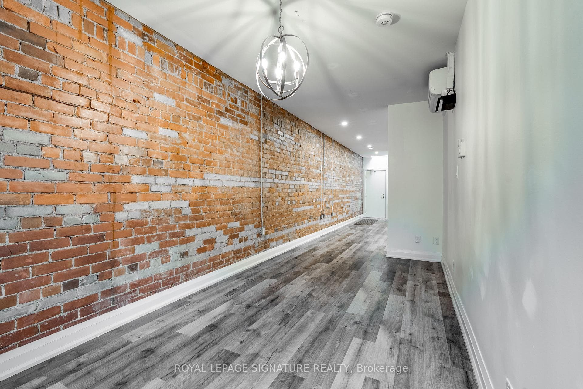 421 Danforth Avenue Unit 2 photo 3