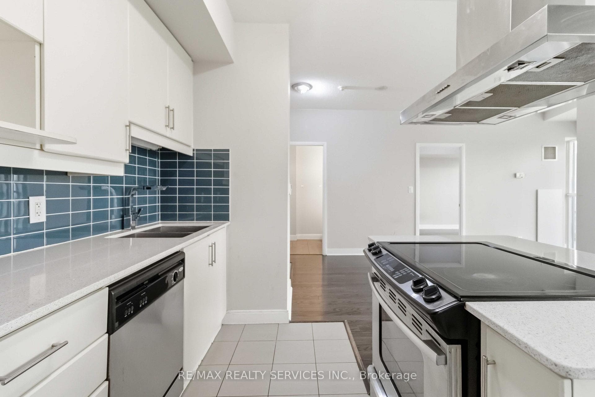 60 Absolute Avenue Unit 1405 photo 12