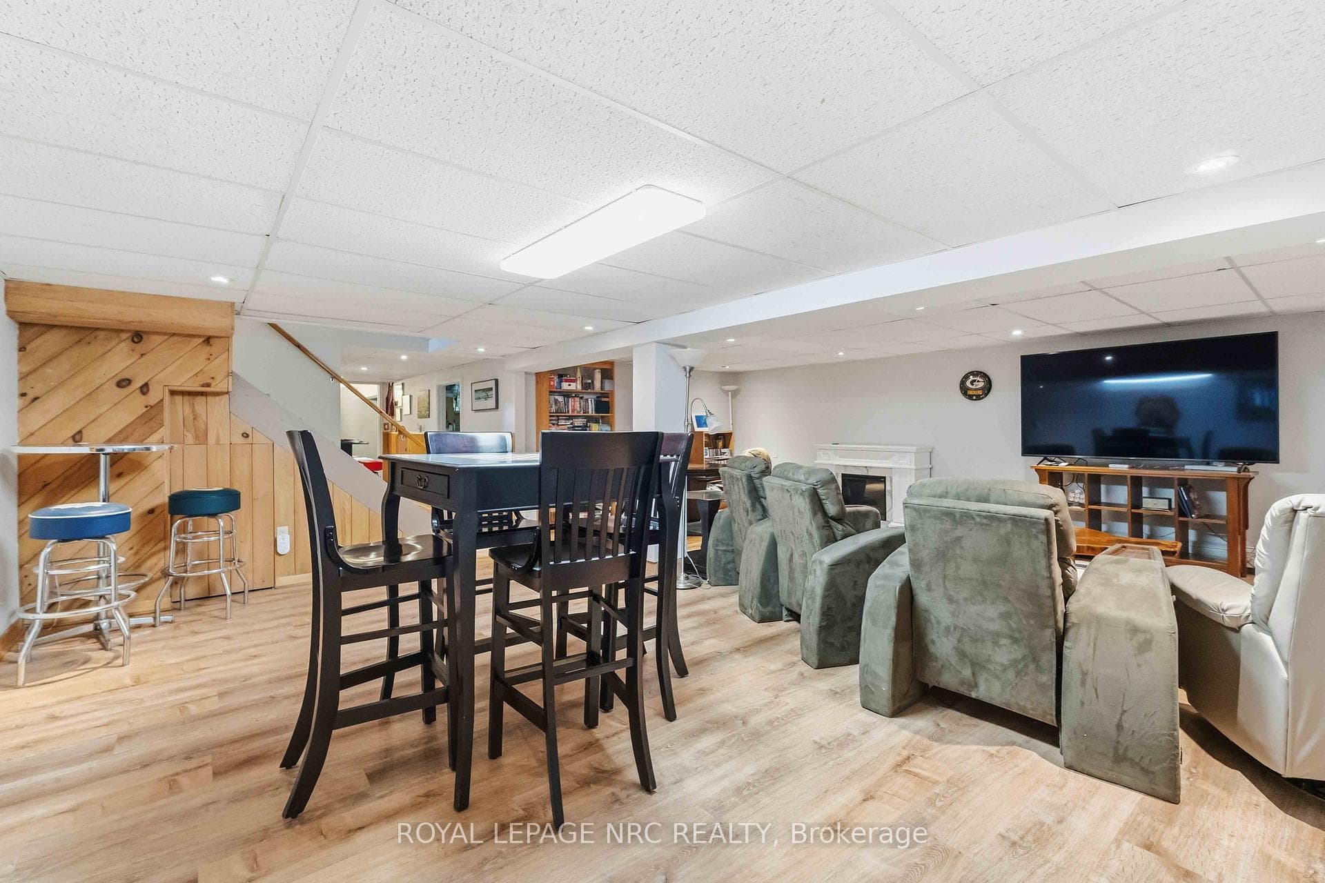 133 Lakeshore Road photo 23