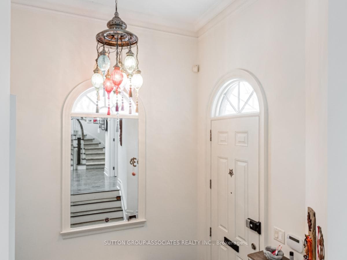 15 Glen Edyth Drive photo 3