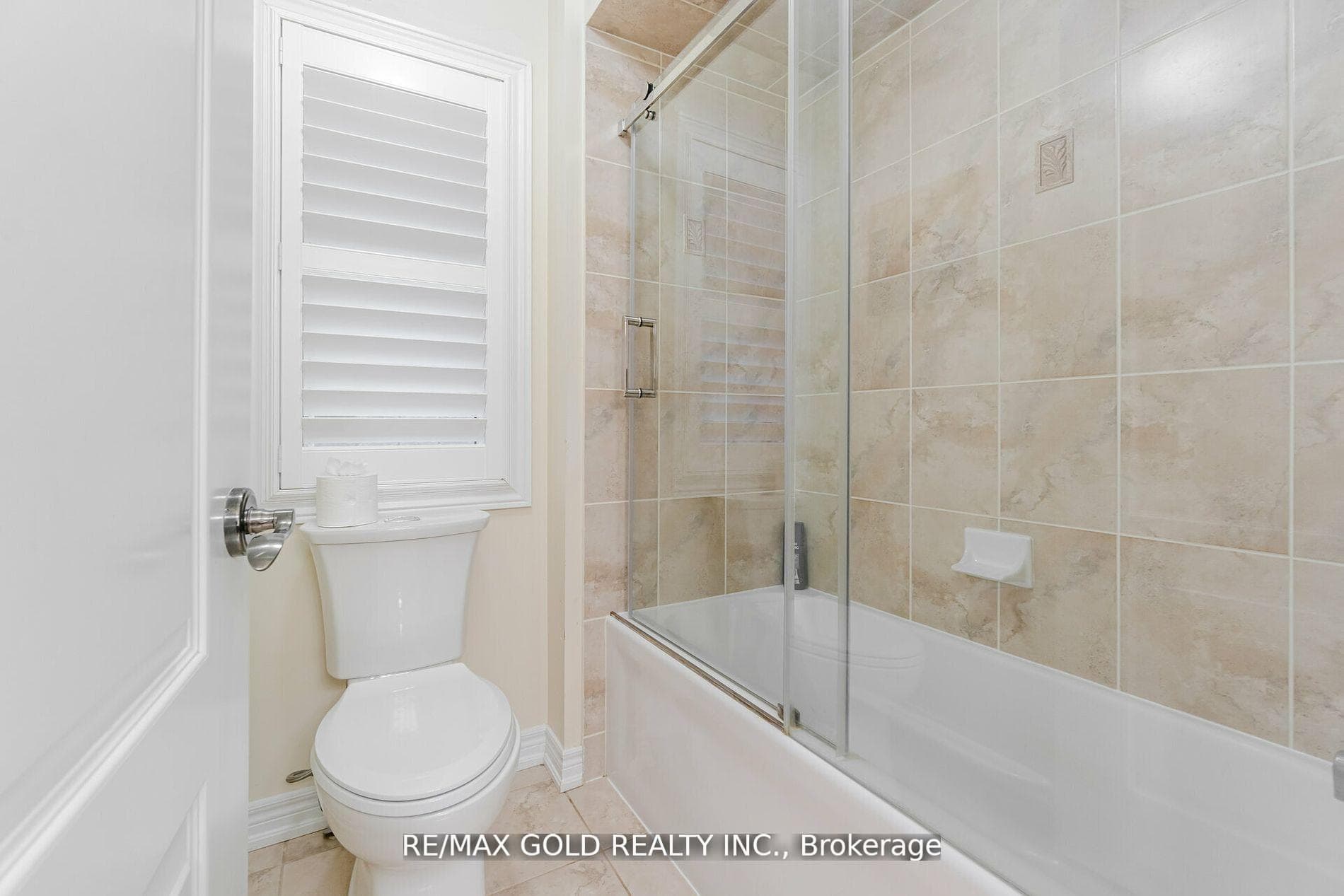 10 Lisson Crescent photo 32