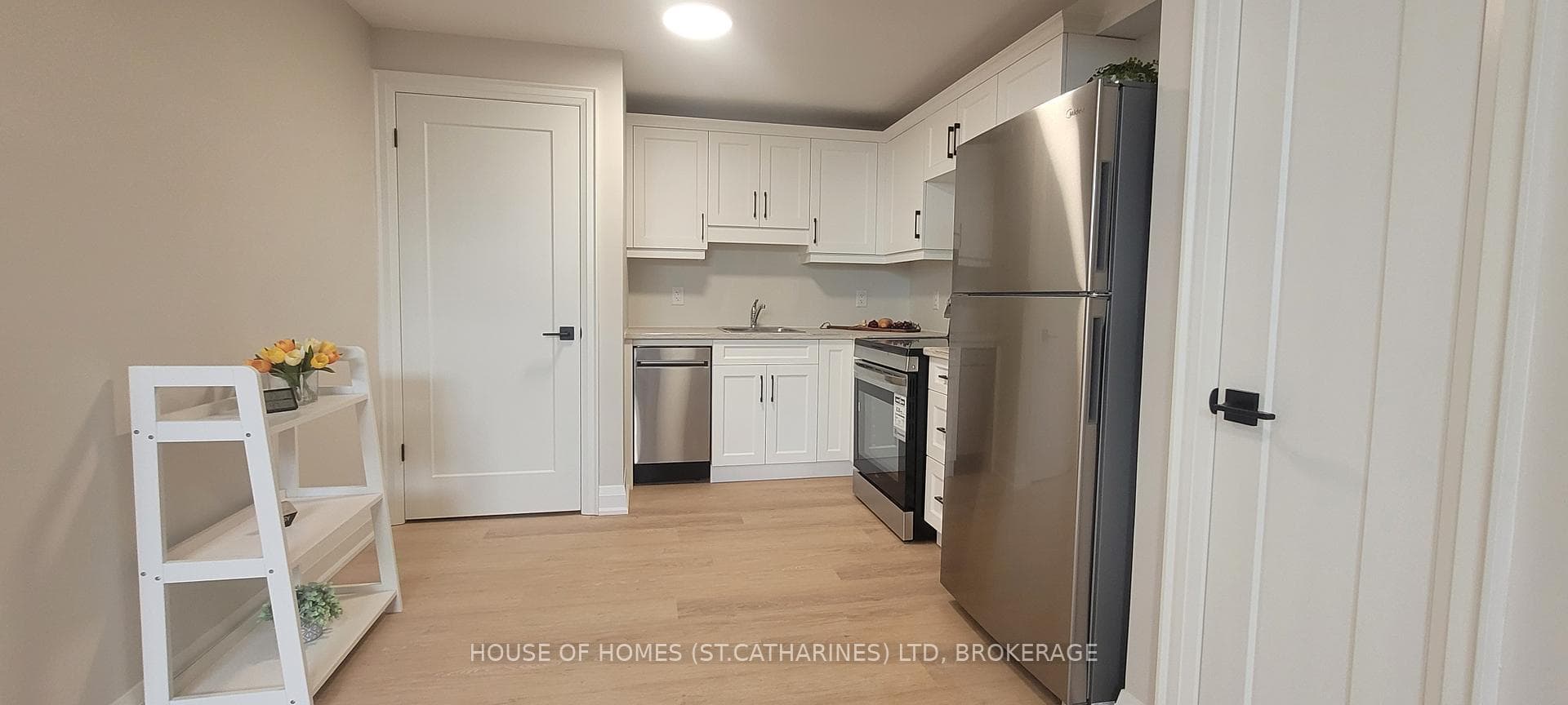 950 Burwell Street photo 36