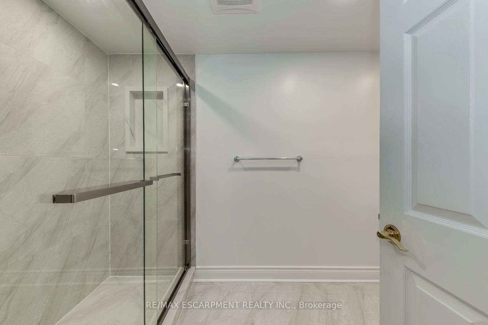 170 Cavendish Court photo 39