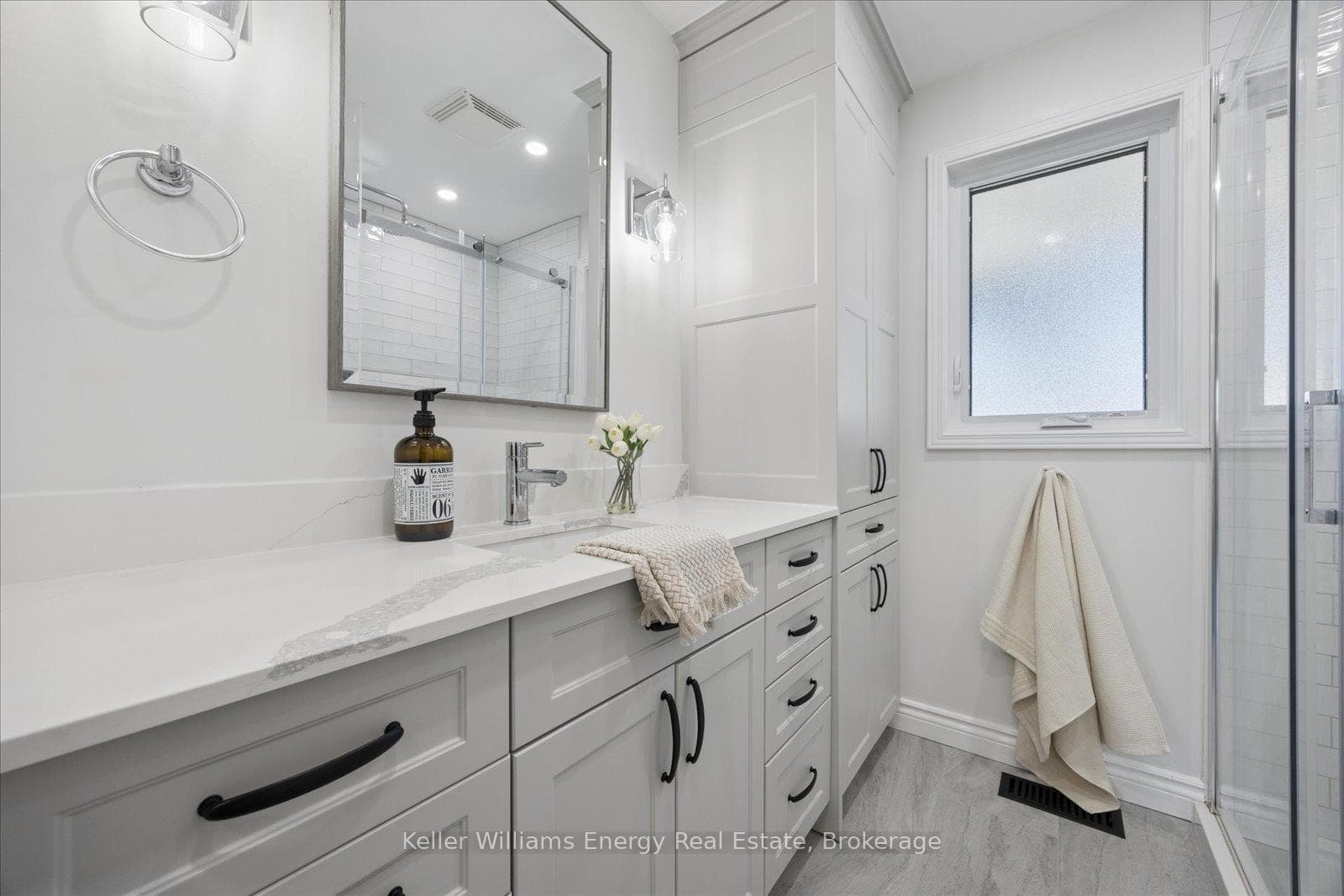 744 Glengrove Street photo 15