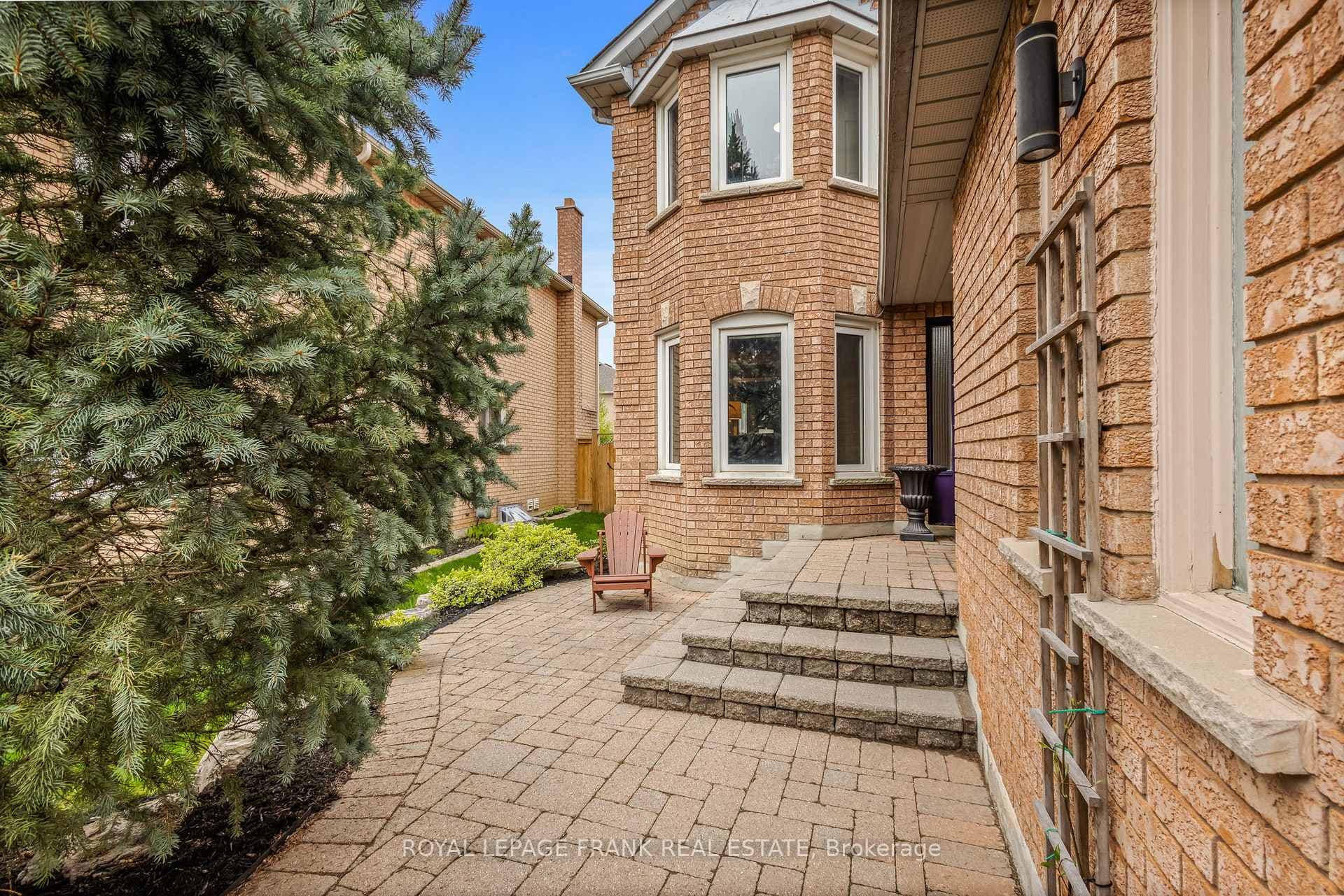 54 Ringwood Drive photo 2