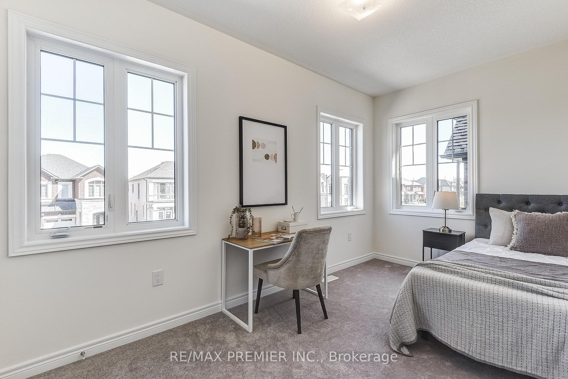 8 Thelma Drive photo 29
