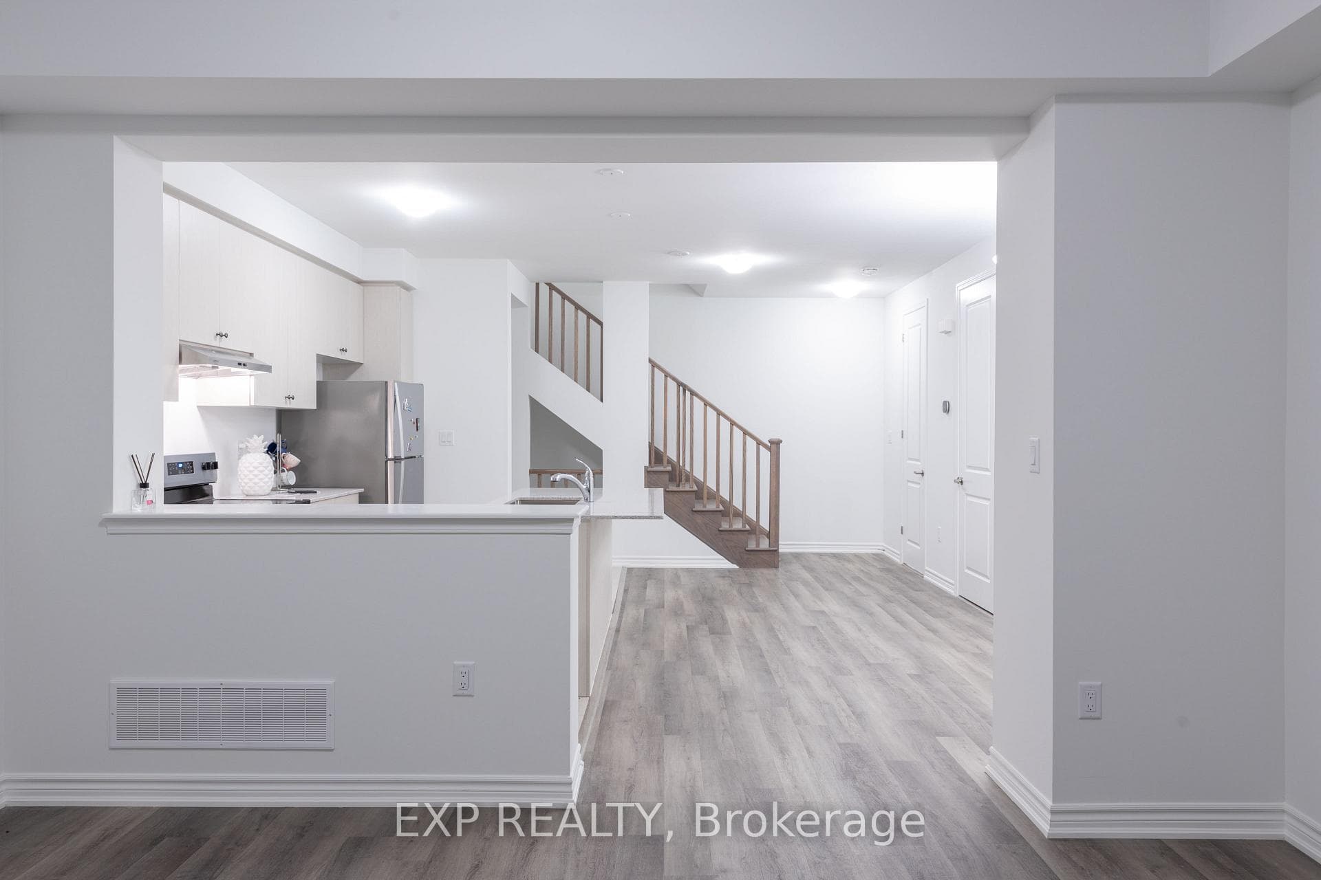 32 Elmer Moss Avenue photo 21