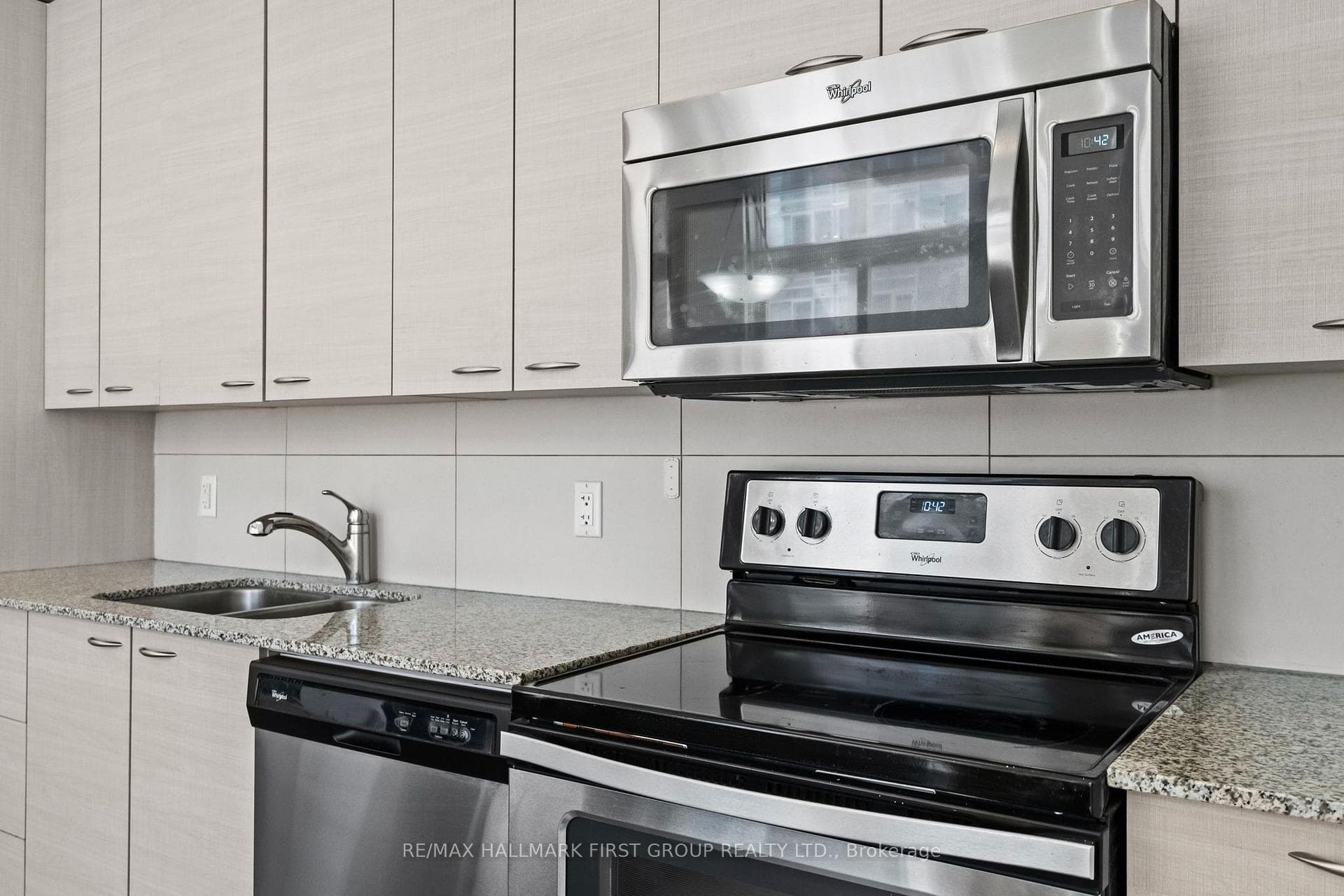 253 Albert Street Unit 105 photo 6