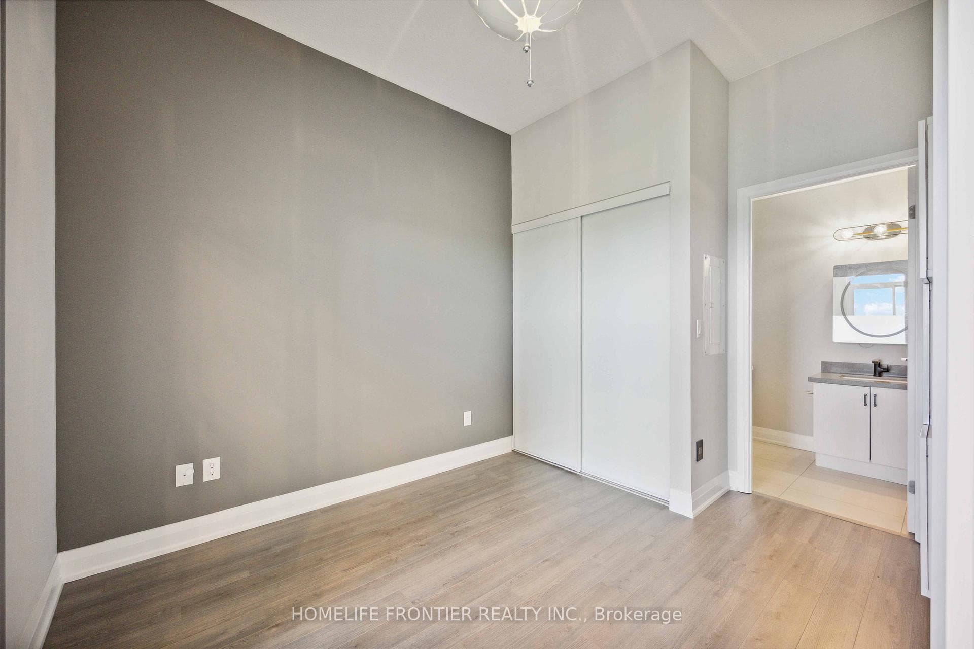 8763 Bayview Avenue Unit 803 photo 12