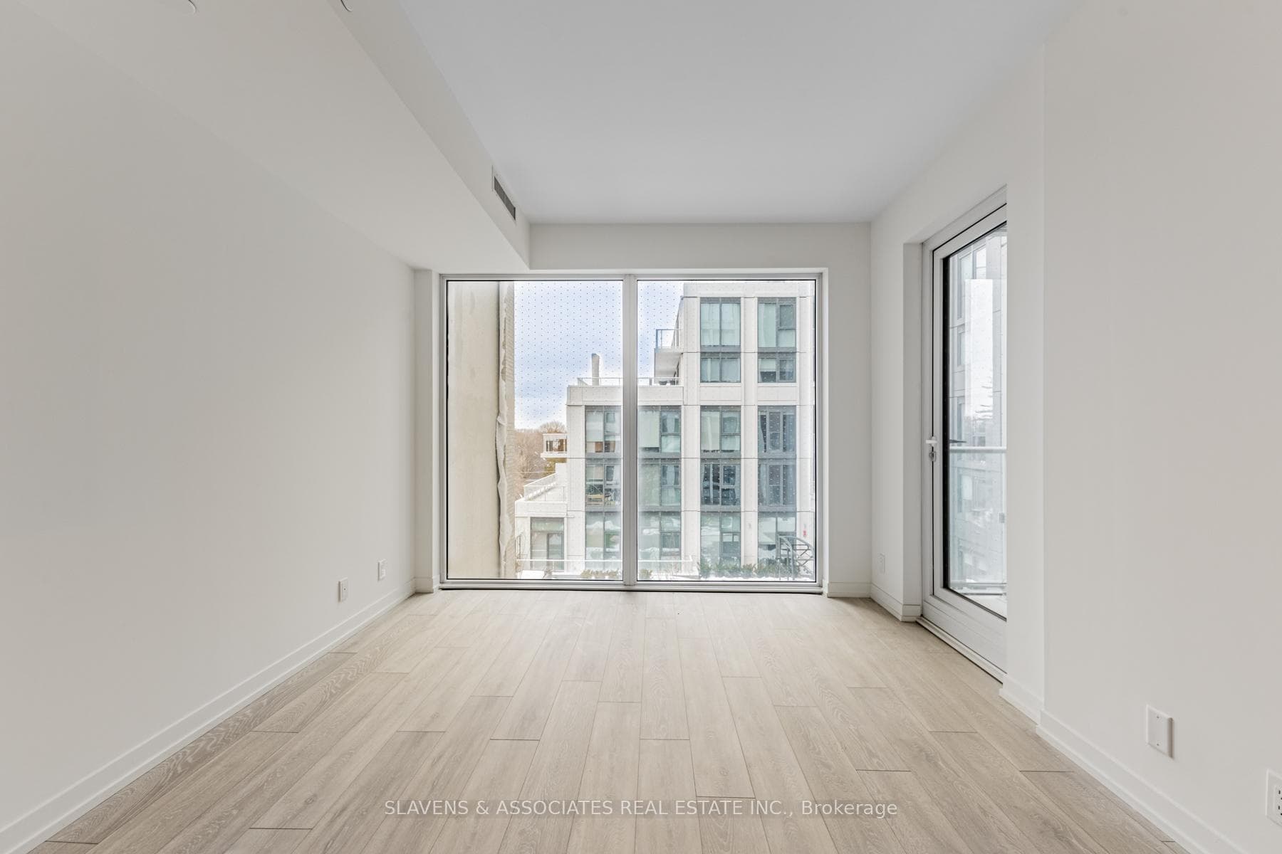 2020 Bathurst Street Unit 539 photo 11