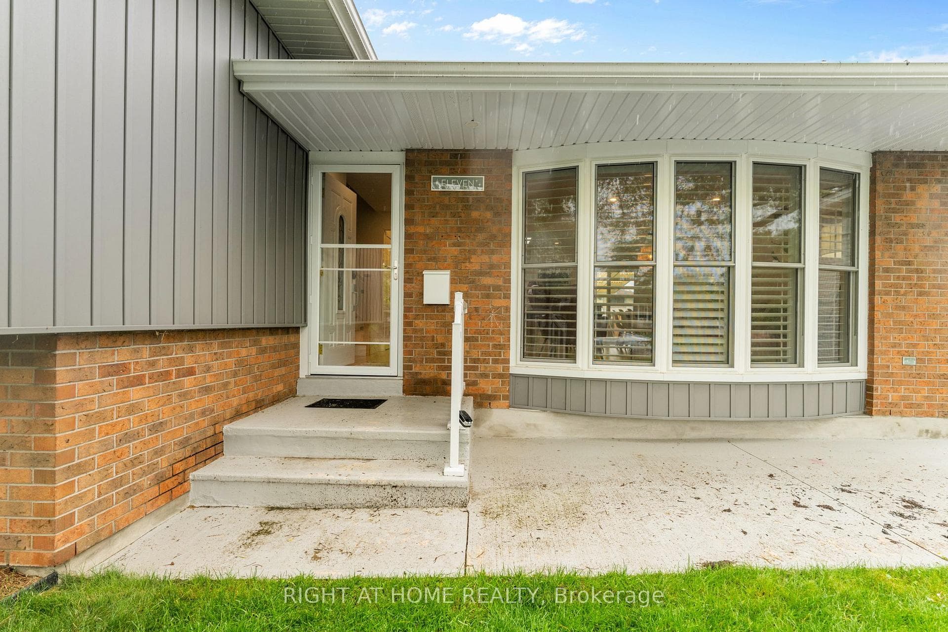 11 Nickel Street photo 40