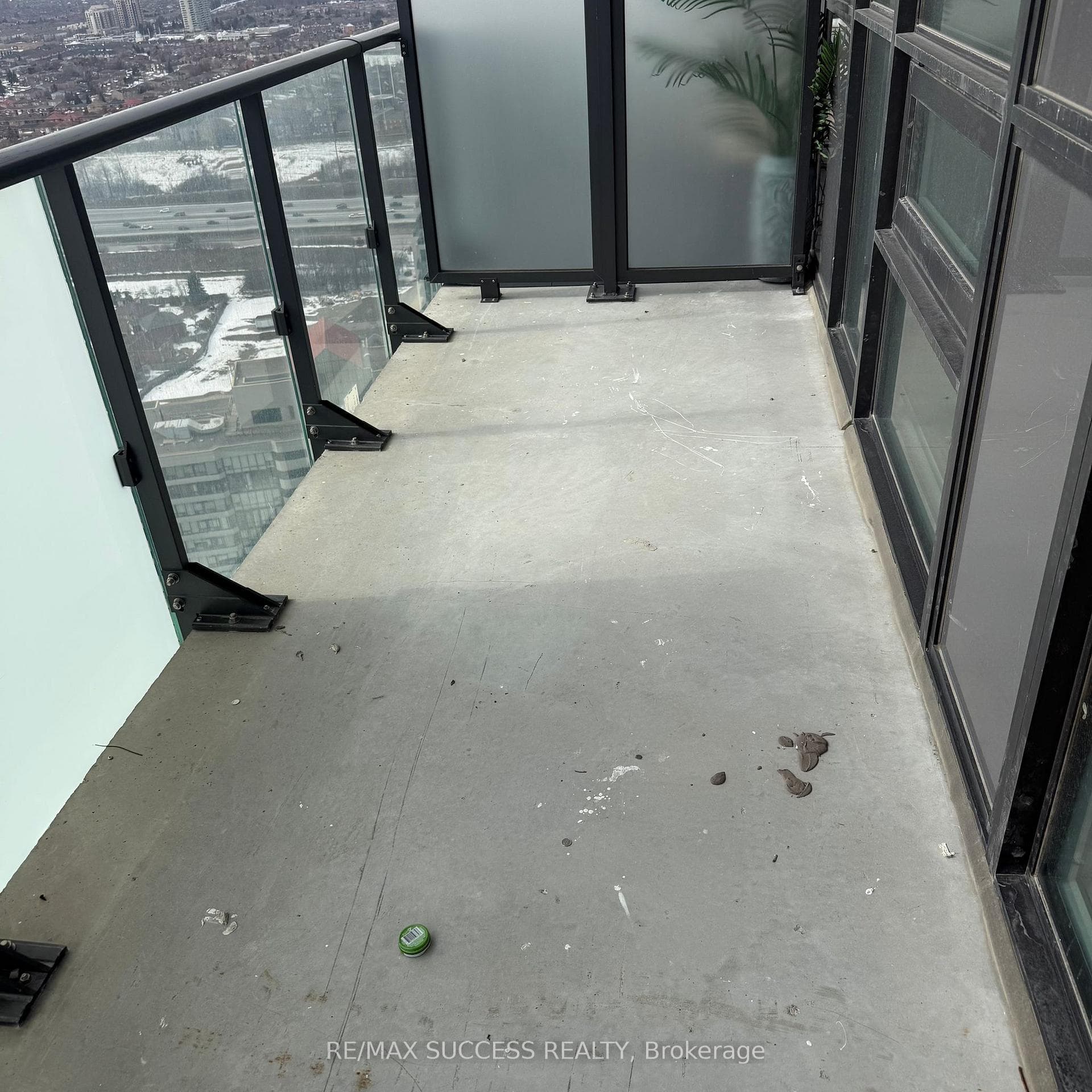 430 Square one Drive Unit 3307 photo 9