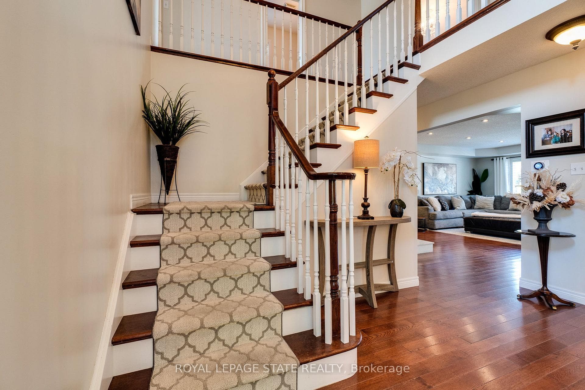 274 Springvalley Crescent photo 19