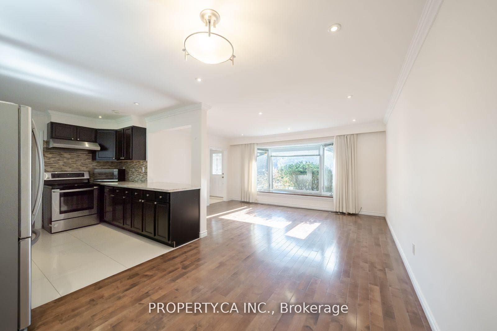 46 Shrewsbury Square Unit Main photo 2