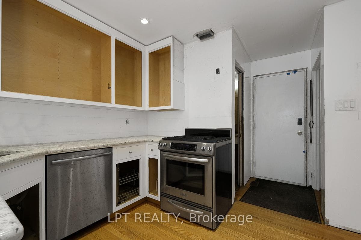 33 Estelle Crescent photo 15