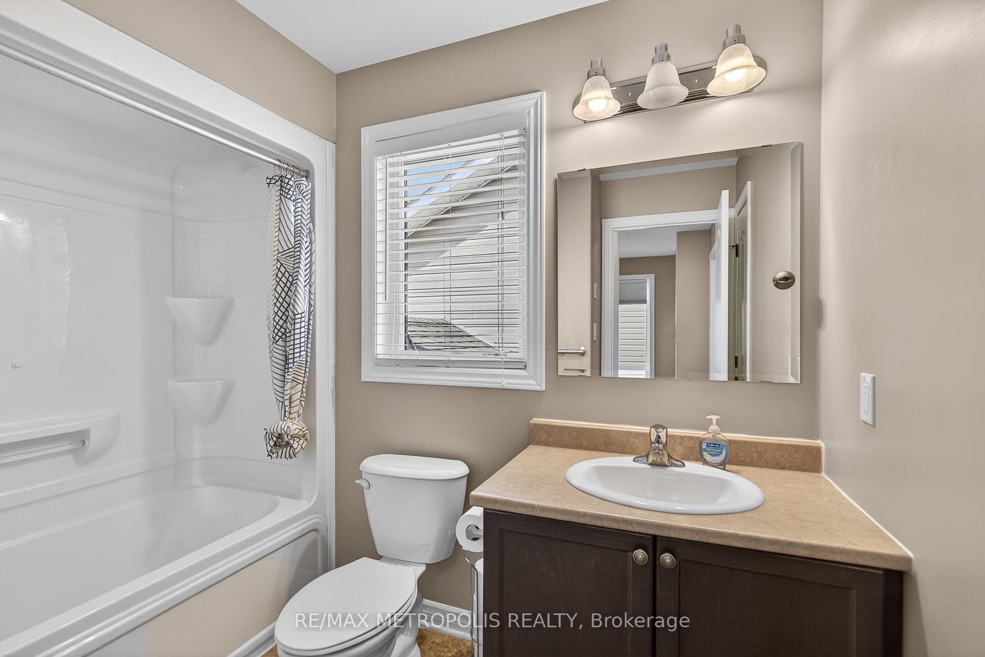 1276 Atkinson Street photo 26