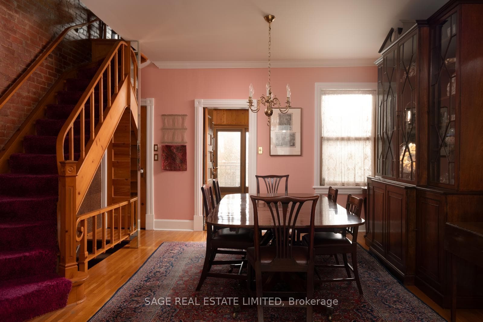 169 MacPherson Avenue photo 6