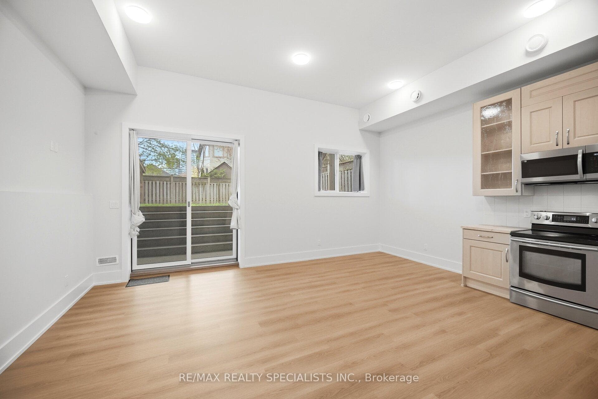 50B Woodlawn Avenue photo 2