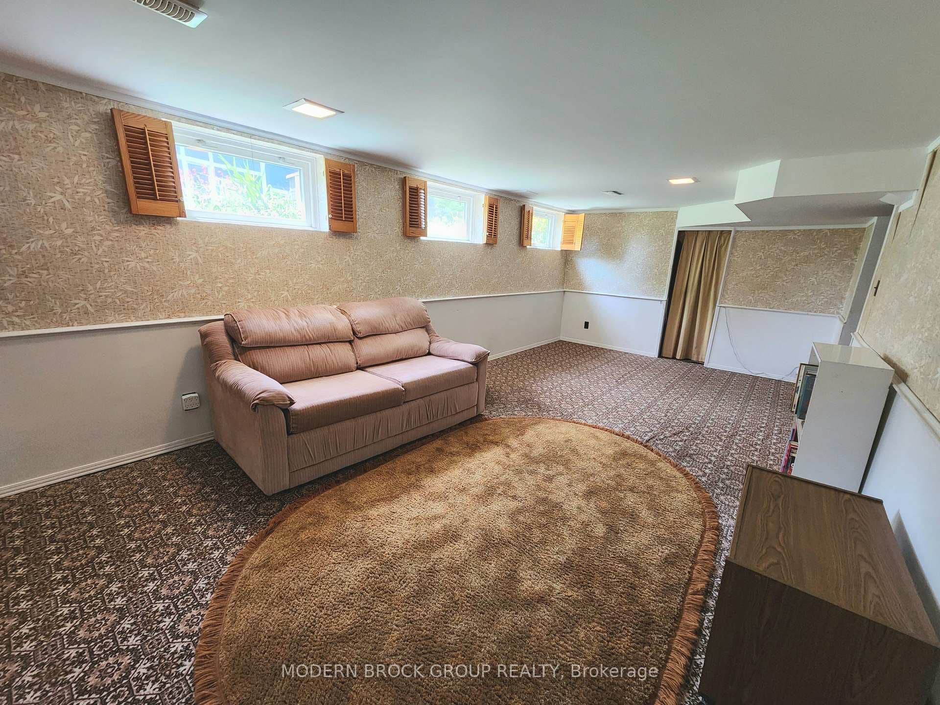 2 Woodlawn Place photo 43