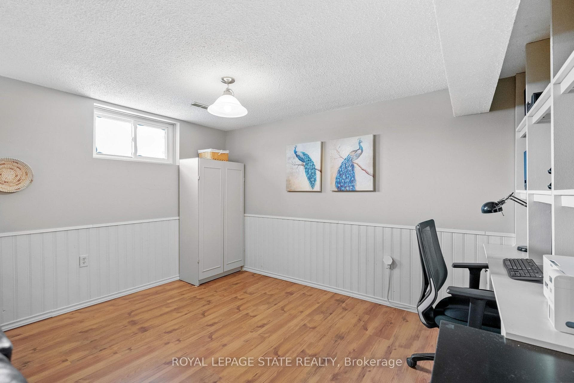 2350 Malcolm Crescent photo 26