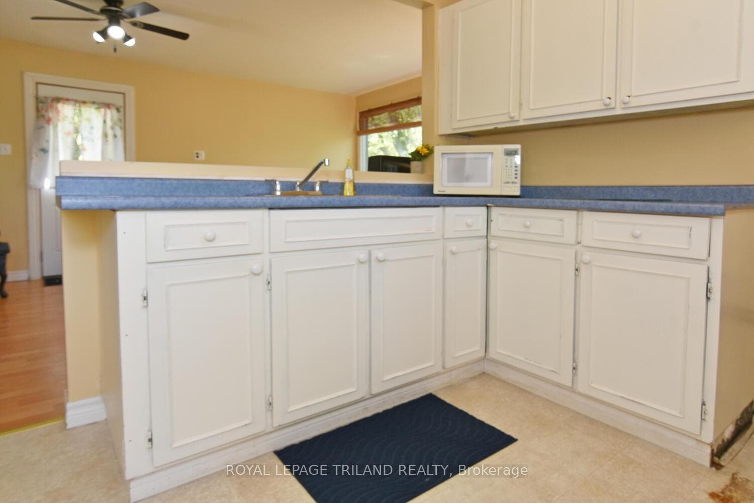 10111 Herbert Street photo 12
