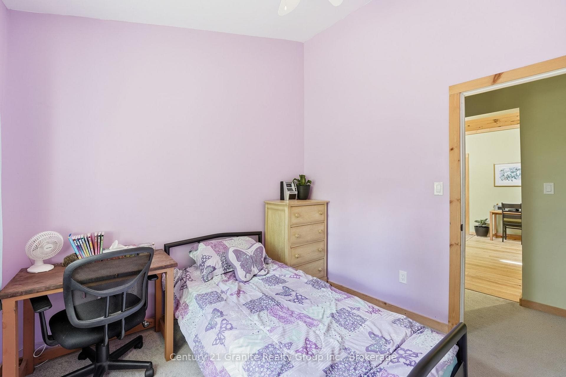 1048 Bacon Road photo 12