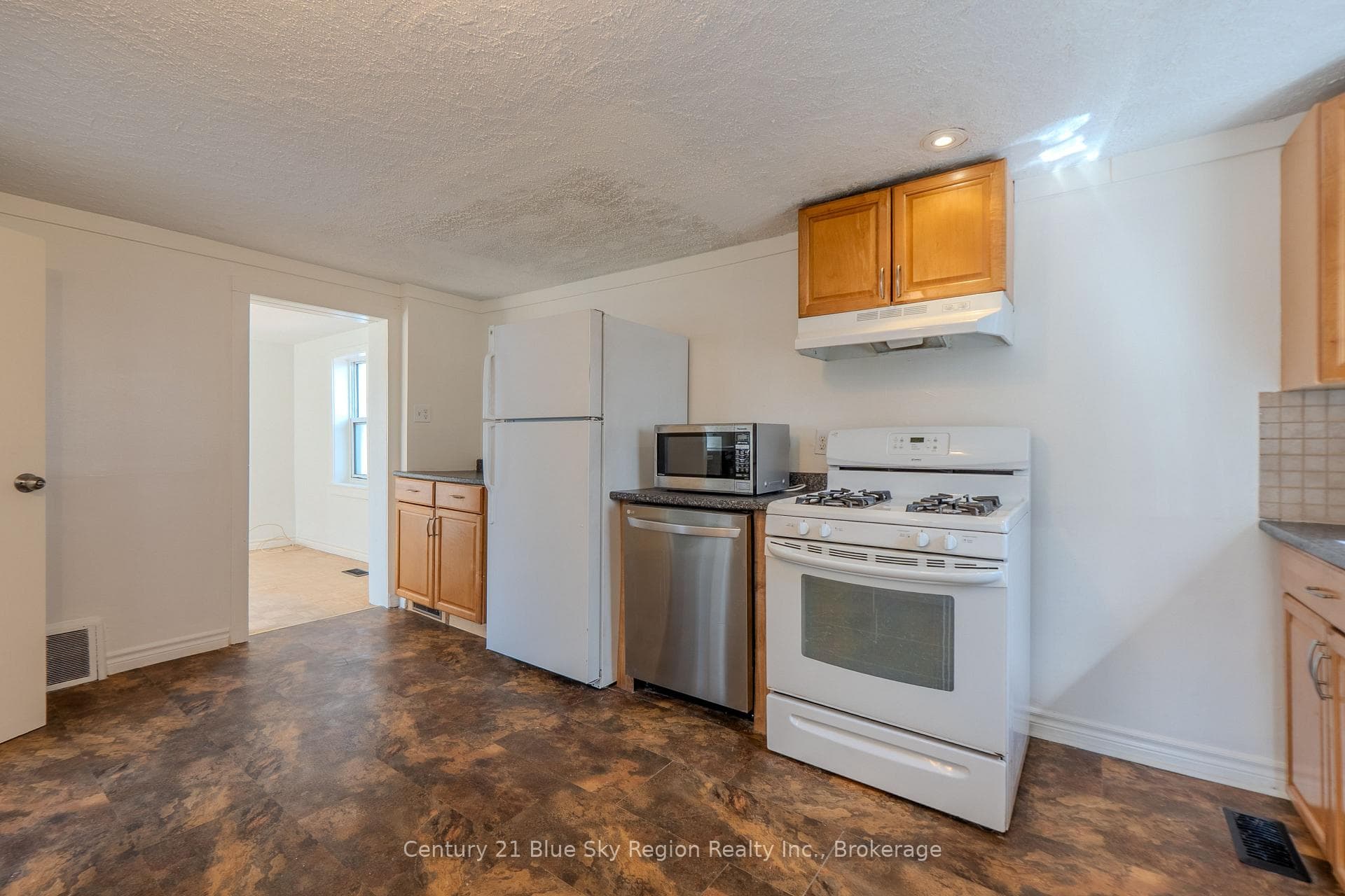 18 Pollard Avenue photo 6