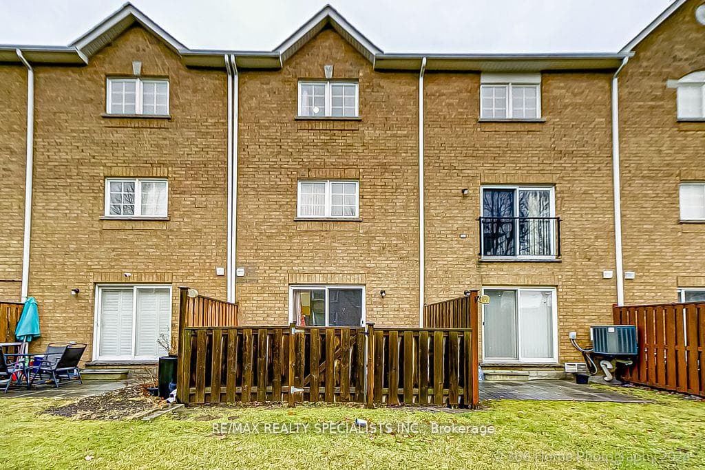 2782 Eglinton Avenue Unit 4 photo 25