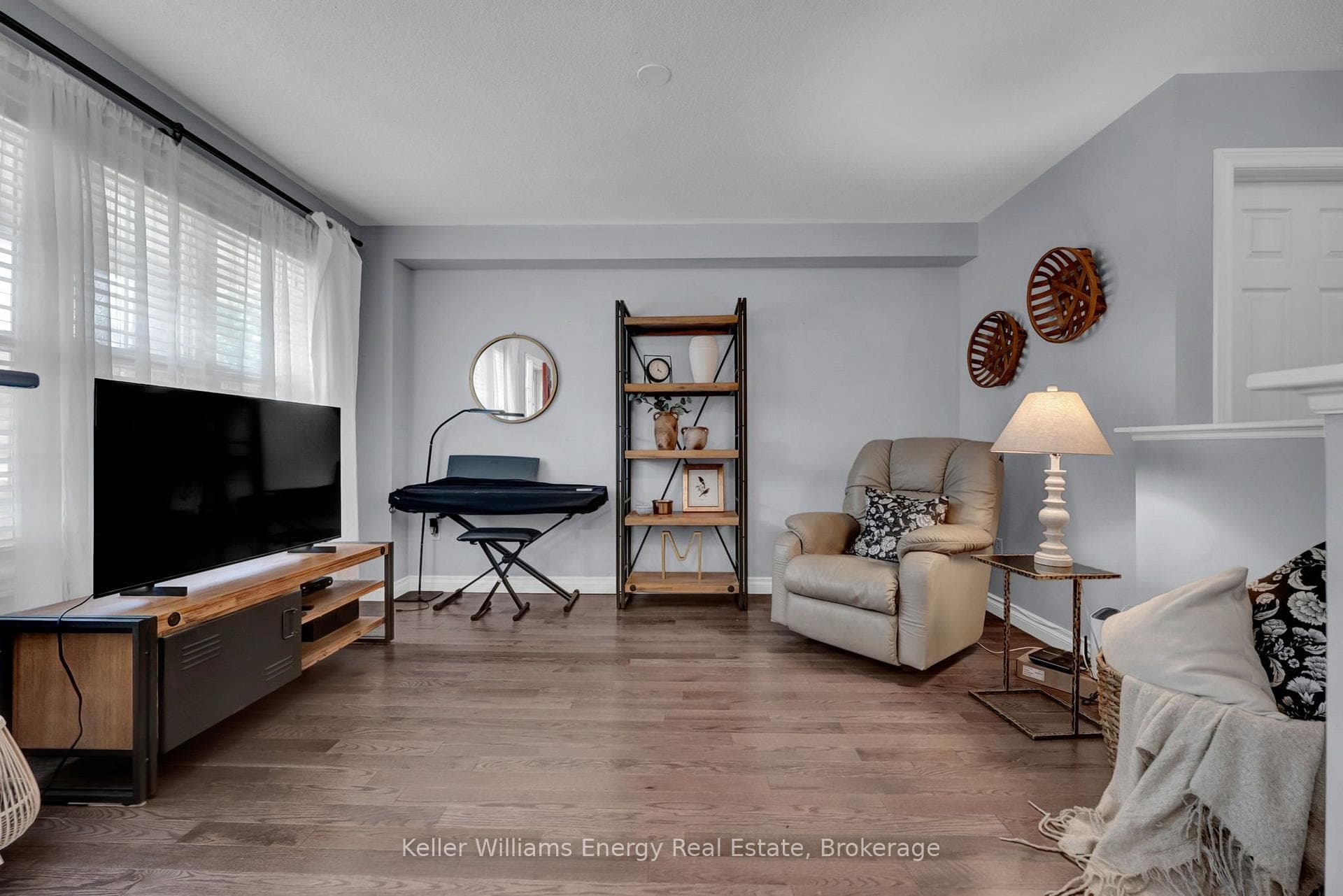 1502 Clearbrook Drive photo 5