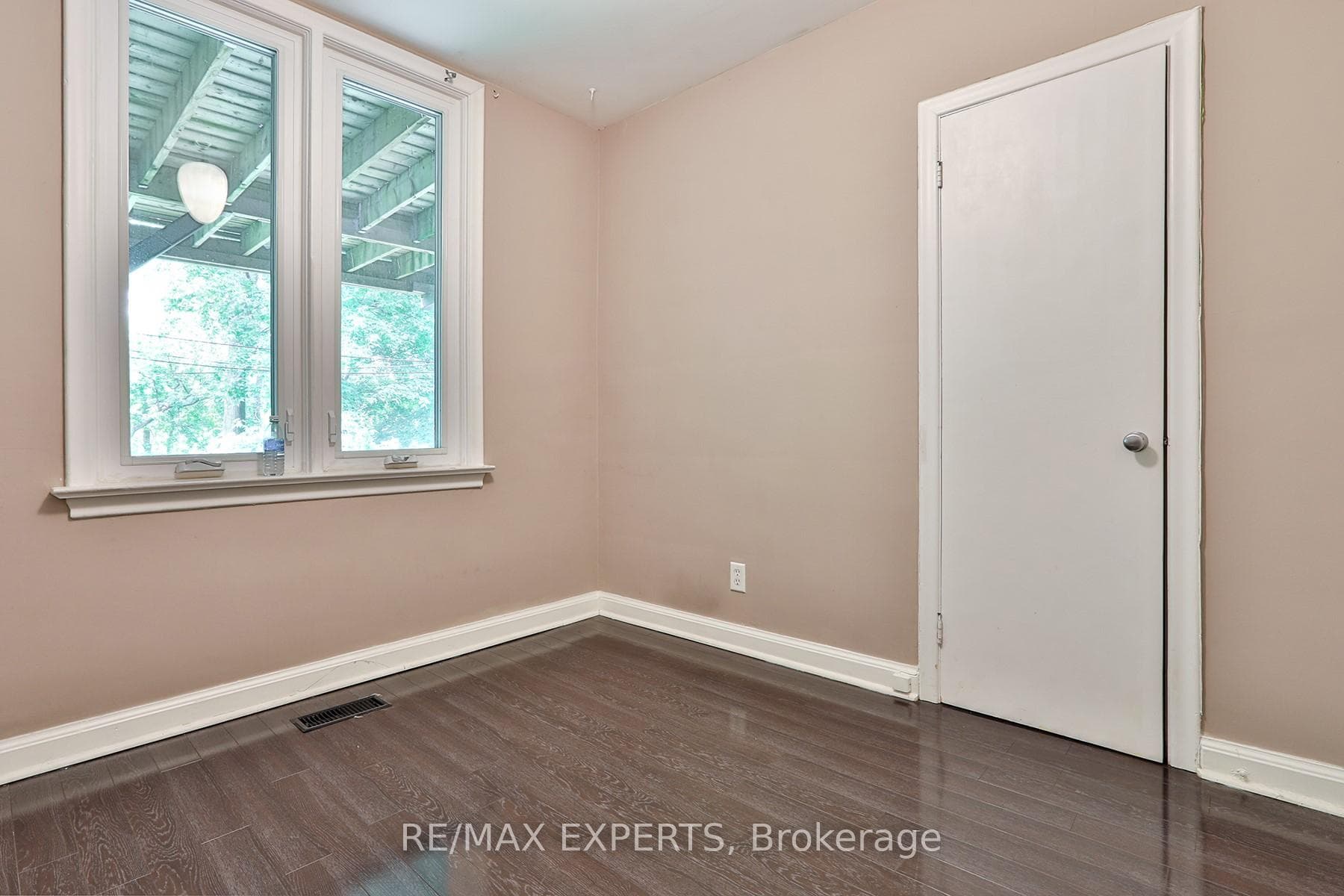 237 Douglas Avenue Unit 2 photo 14