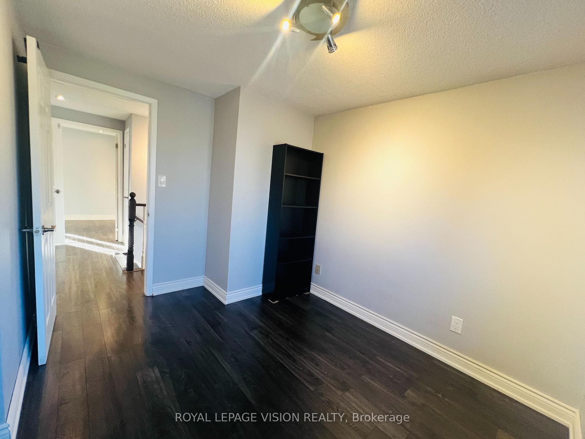 9 Empringham Drive photo 27