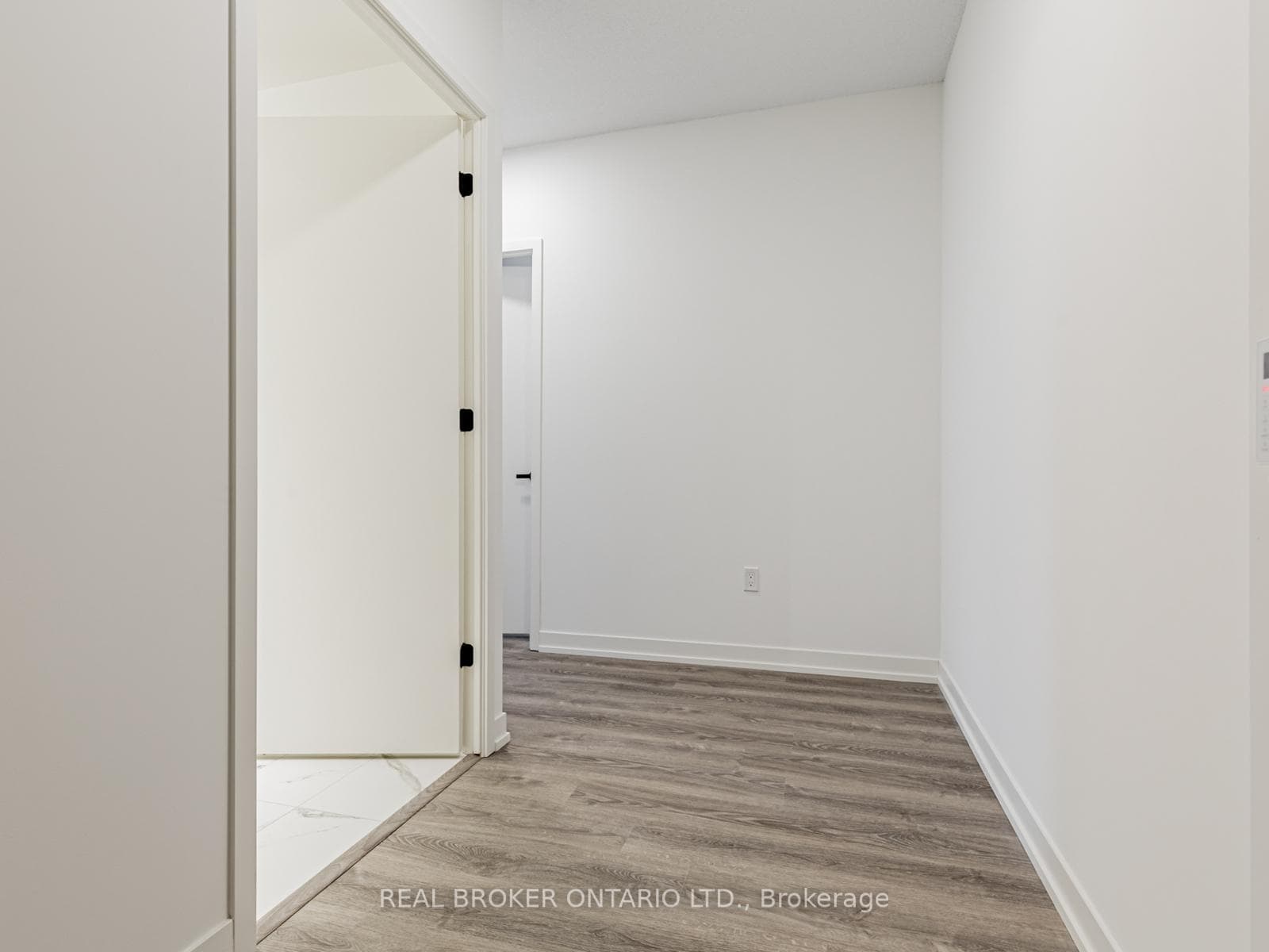 8 Interchange Way Unit 712 photo 15