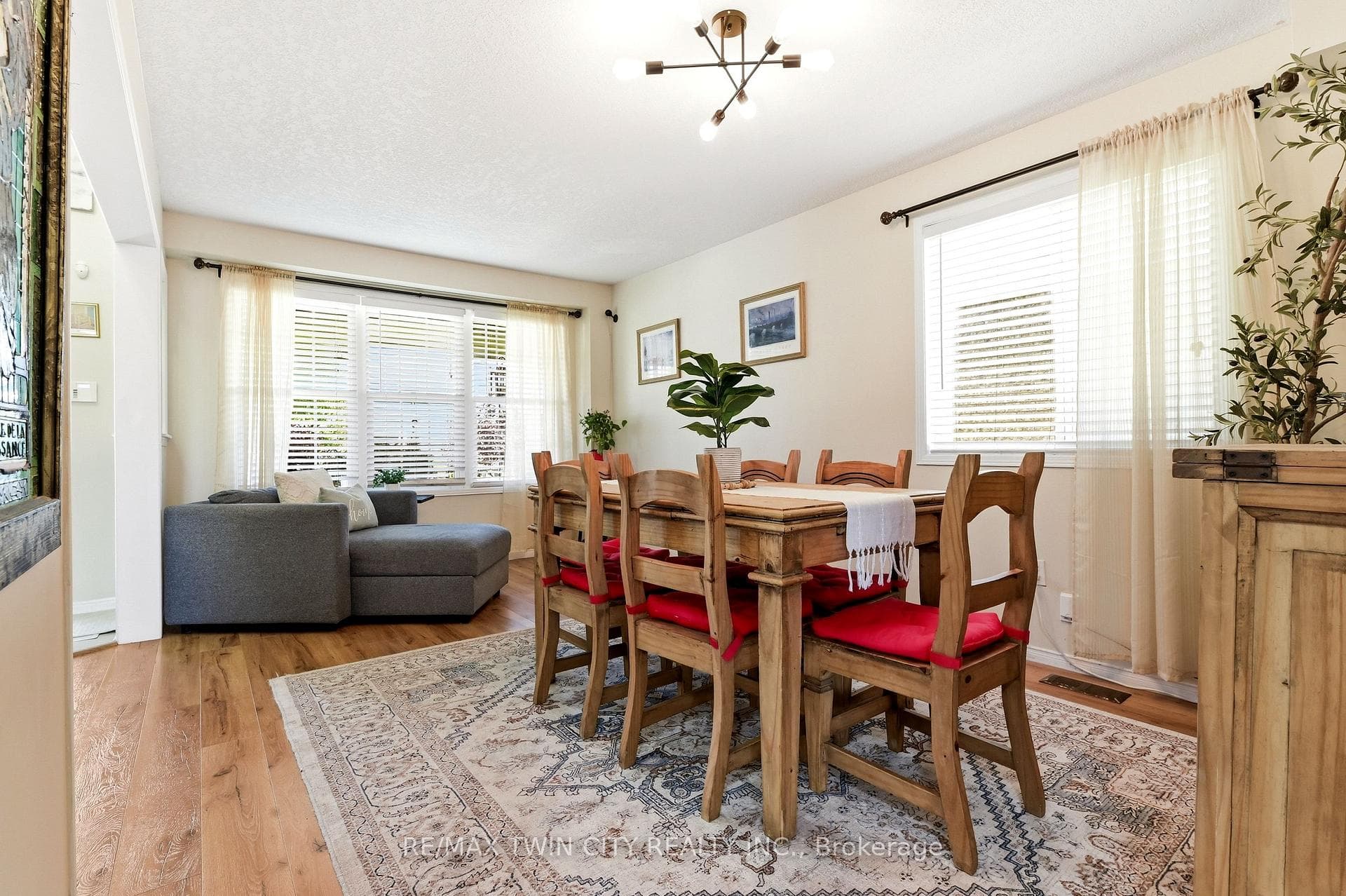 6 Jones Lane photo 5