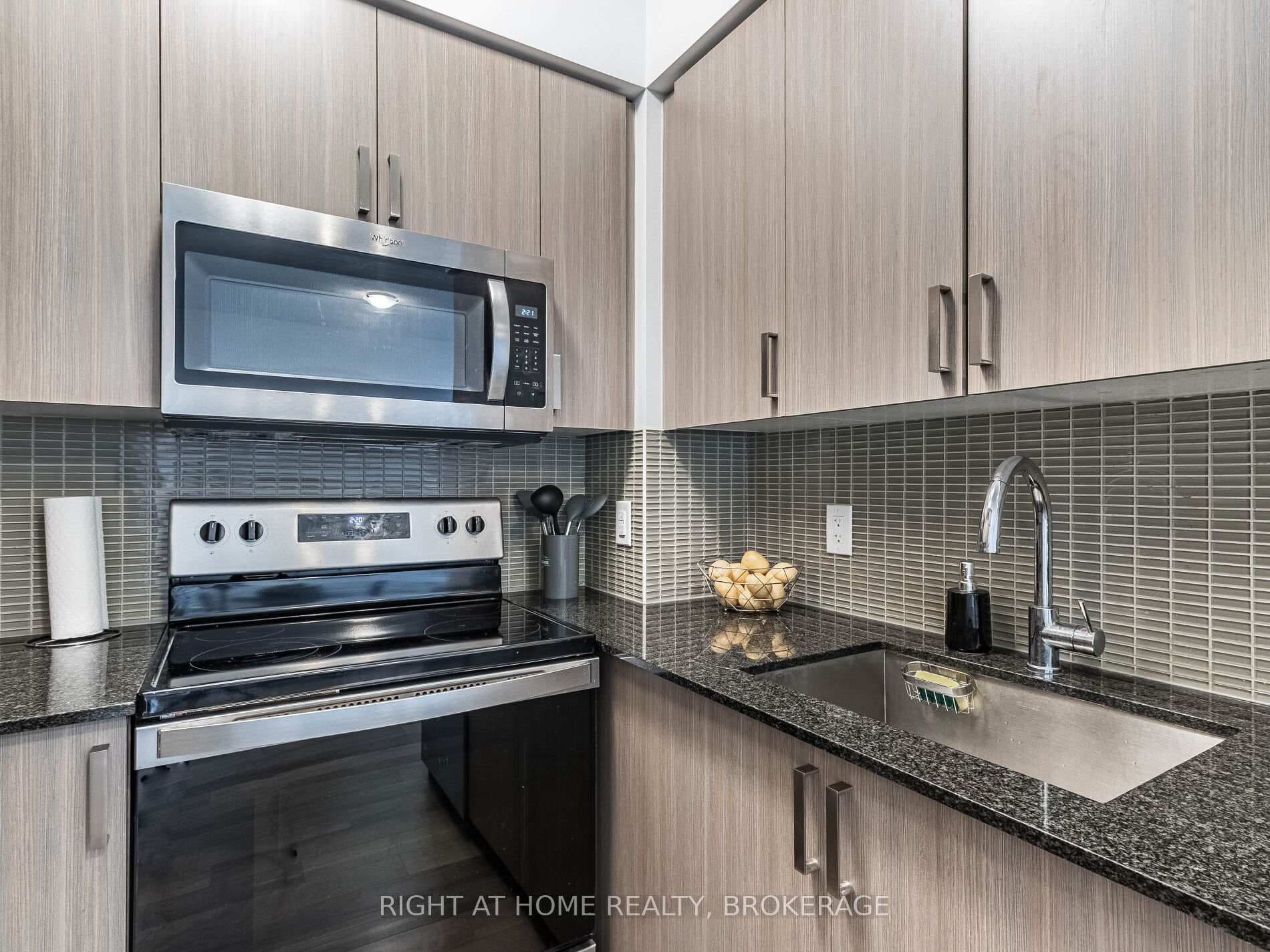 1603 Eglinton Avenue Unit 216 photo 8