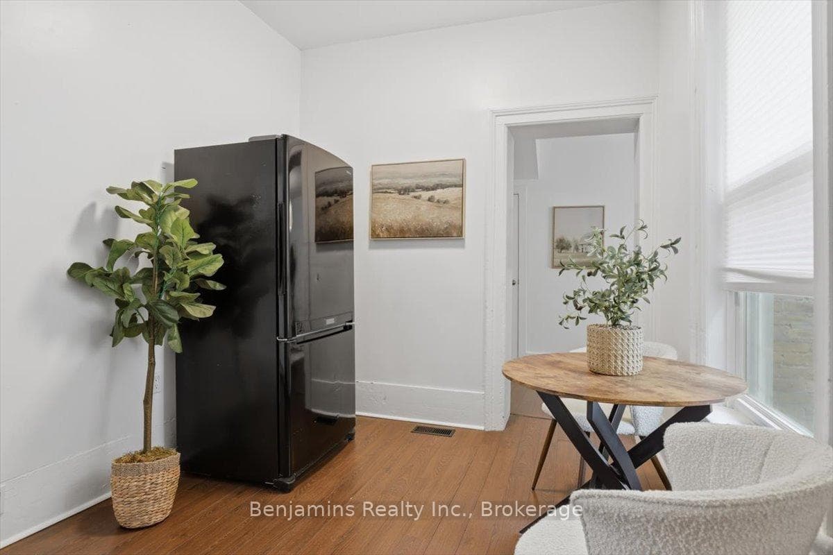 53 Eby Street photo 33