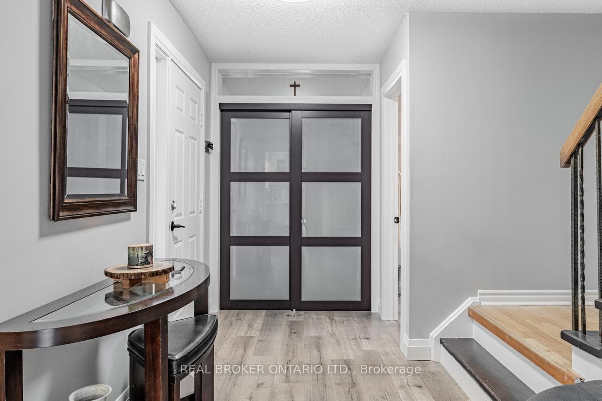 16 Alabaster Drive photo 5