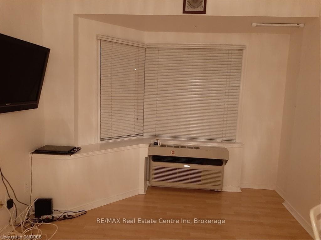 155 RIVERGLEN Drive Unit 210 photo 14