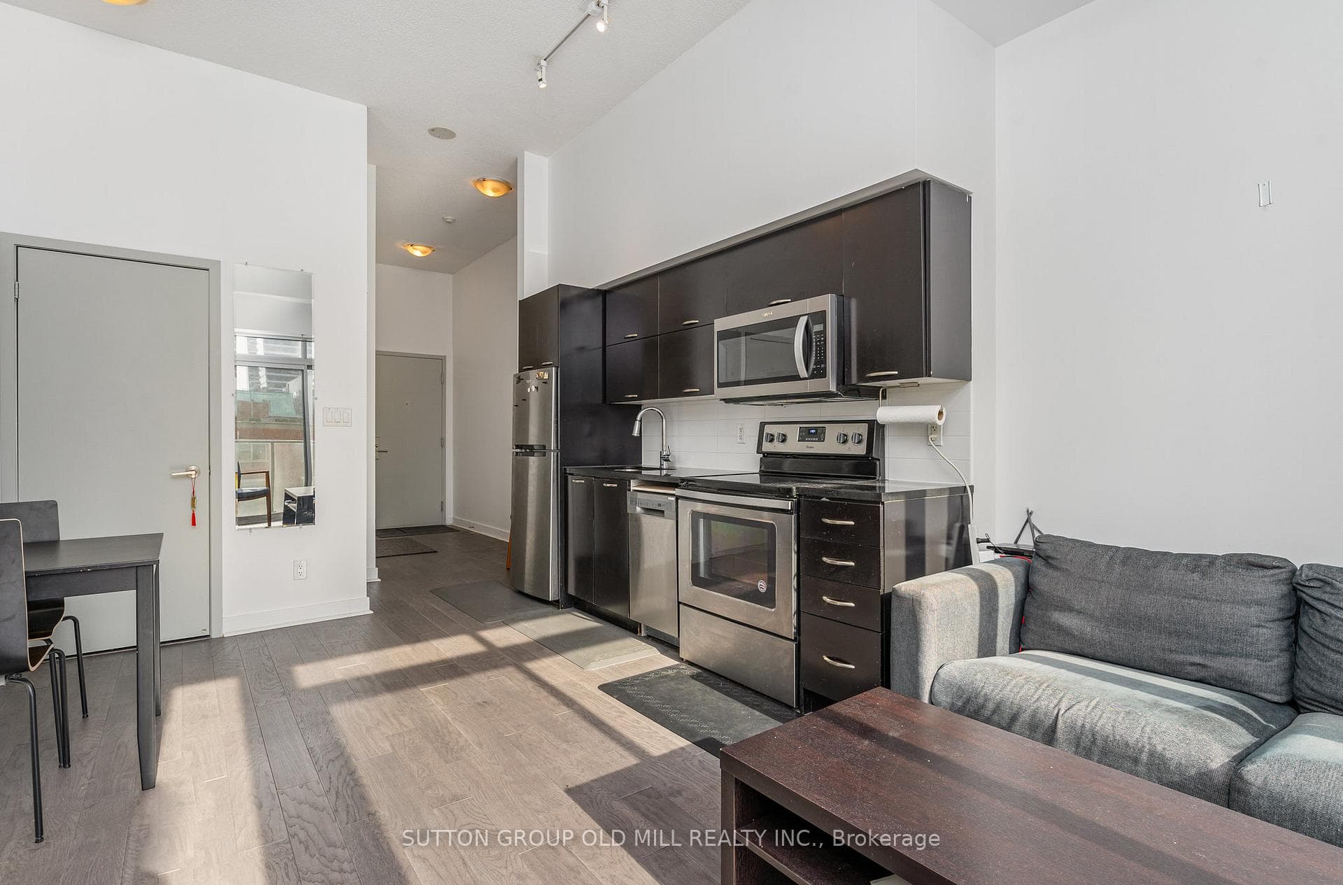 126 Simcoe Street Unit 713 photo 7