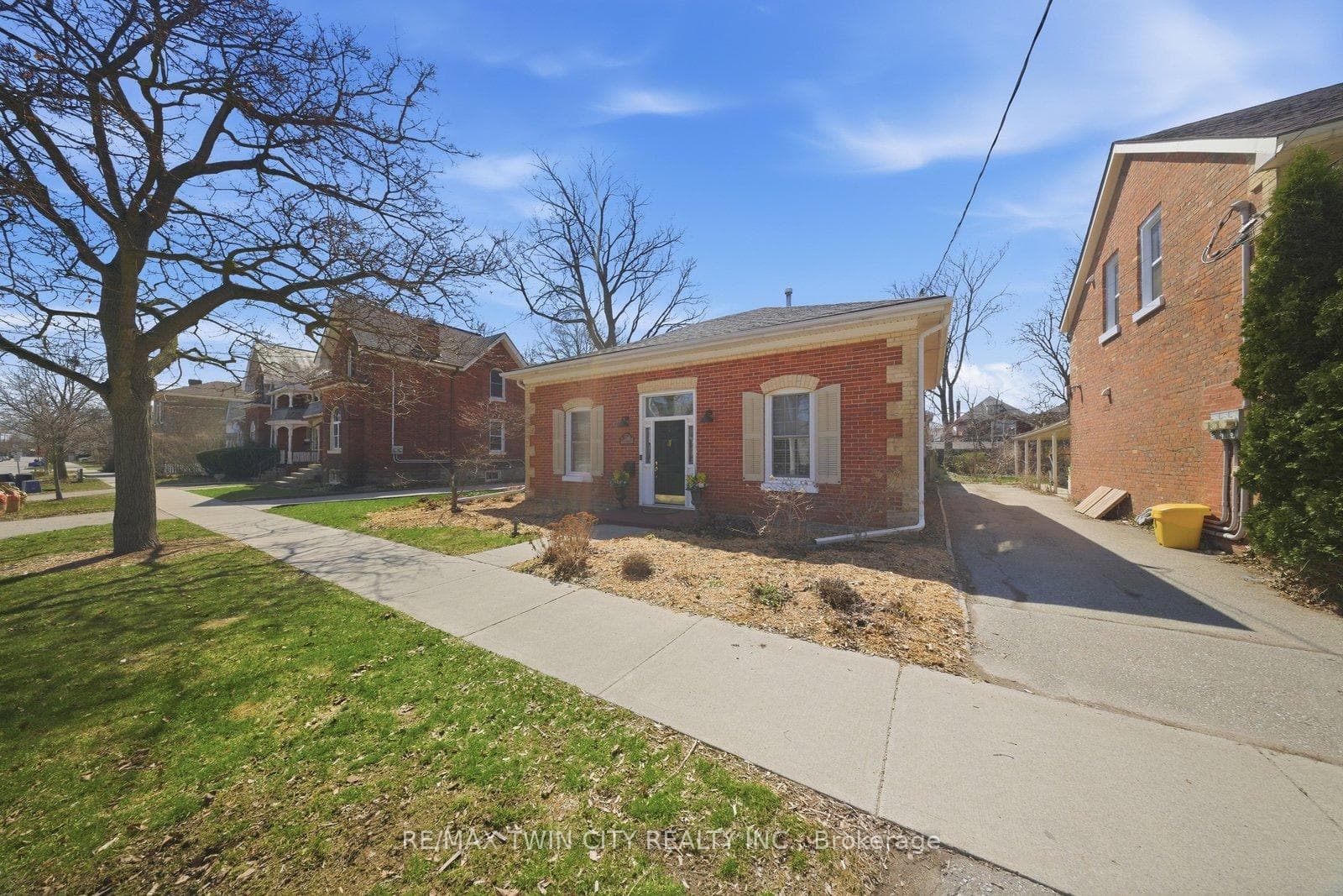 108 William Street photo 4
