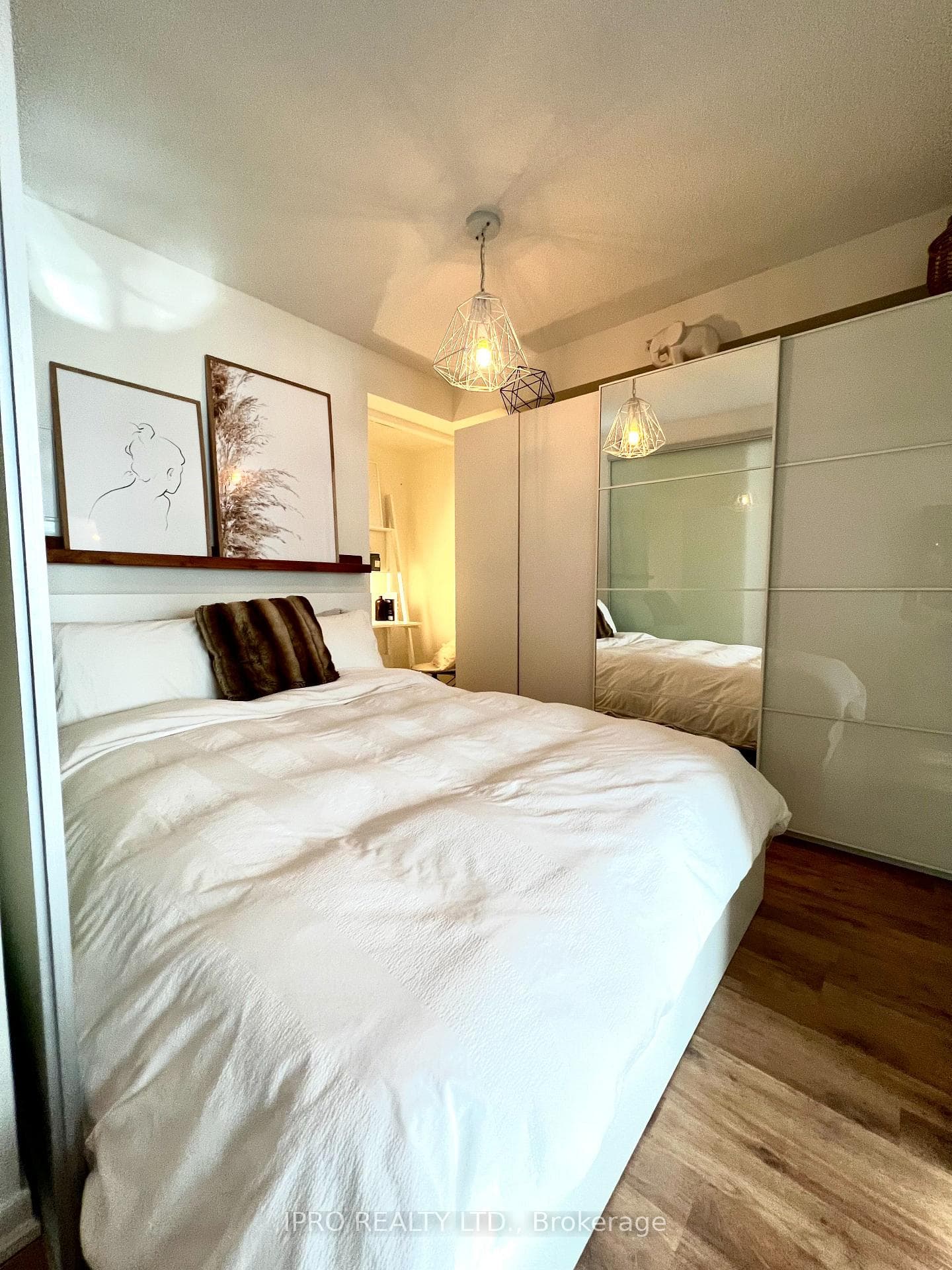 20 Joe Shuster Way Unit 1106 photo 6