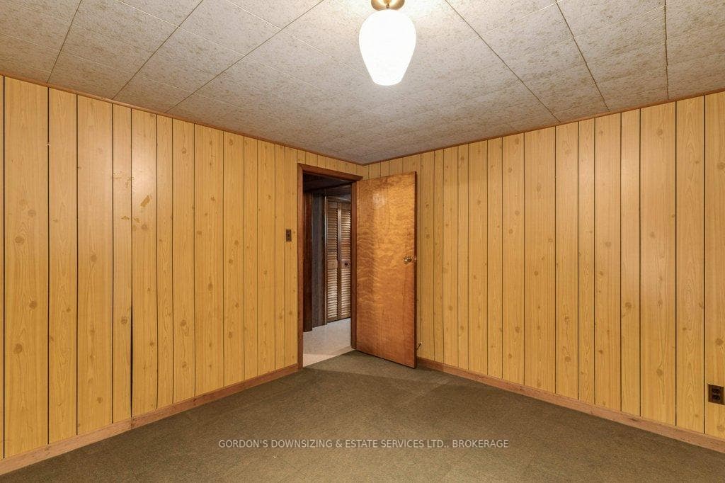 107 Queen Mary Road photo 29