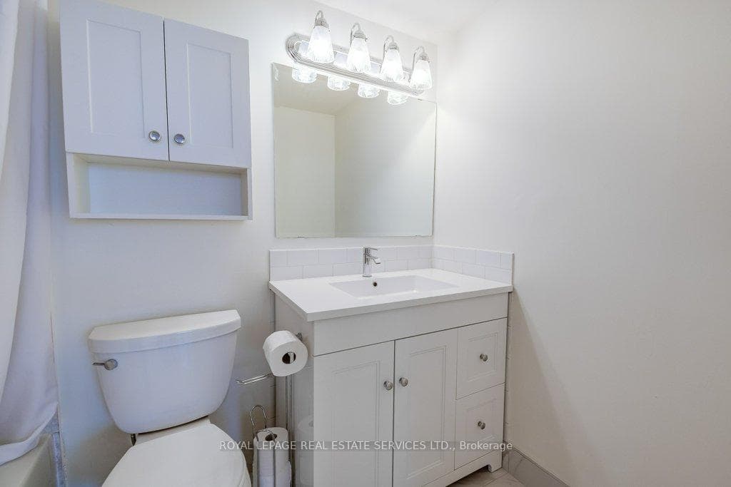 212 Kerr Street Unit 907 photo 33