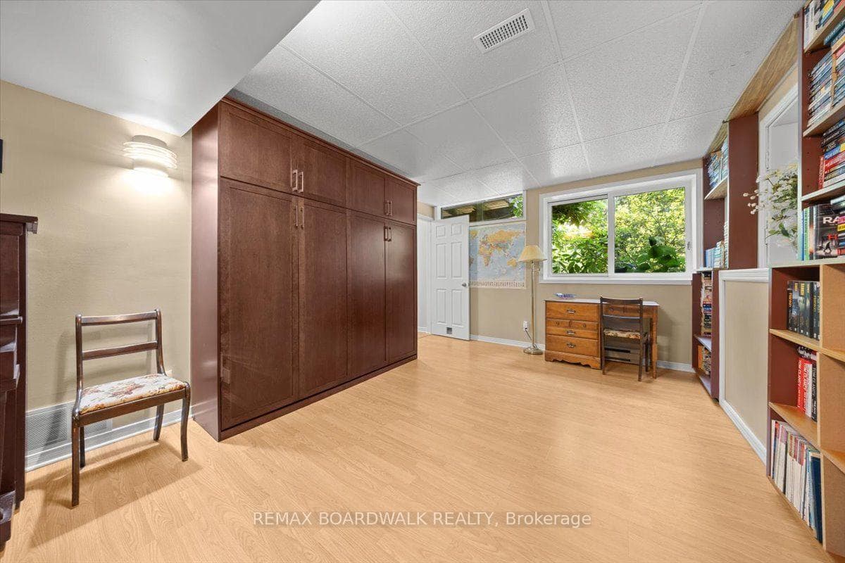 15 Selwyn Crescent photo 42