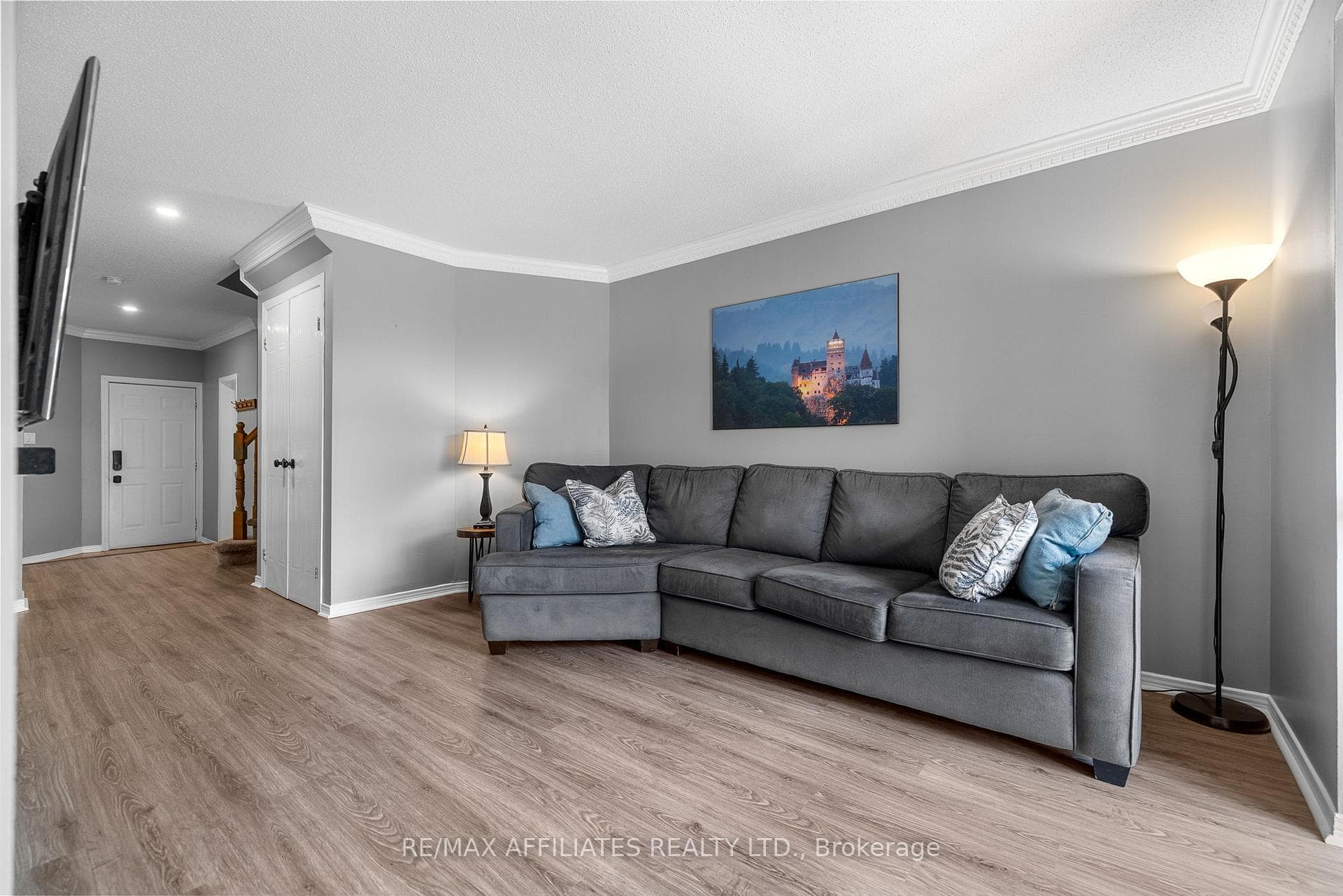 1494 Corsham Avenue photo 9