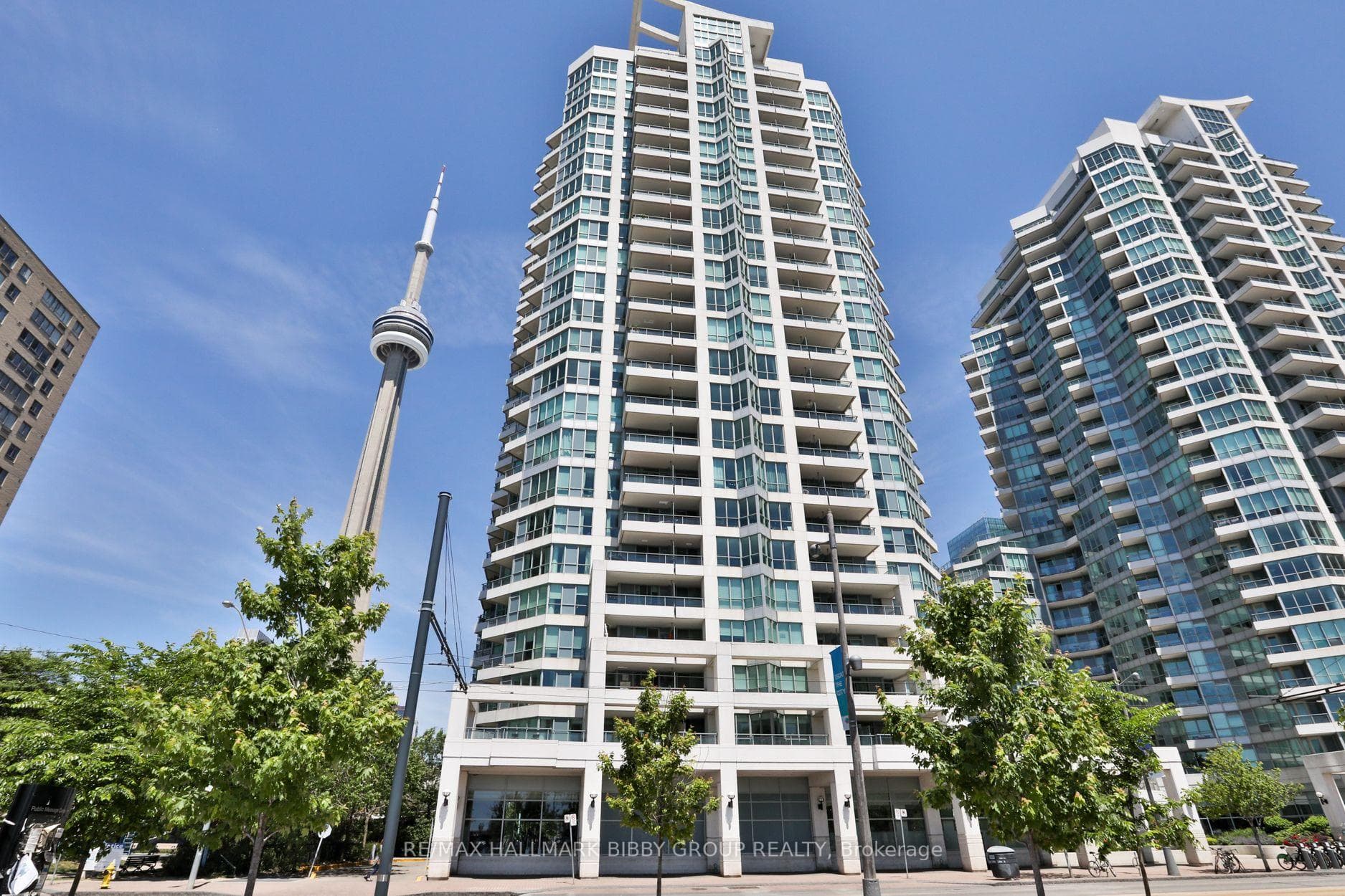 230 Queens Quay Unit 1521 photo 28