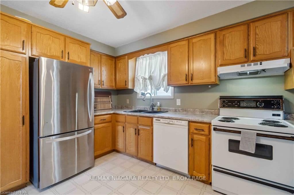 2702 PORTAGE Road photo 8