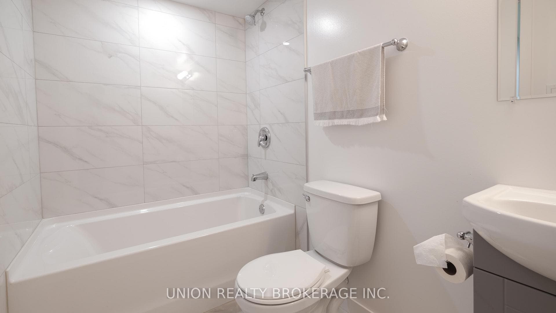 40 Winston Avenue Unit Unit B photo 10