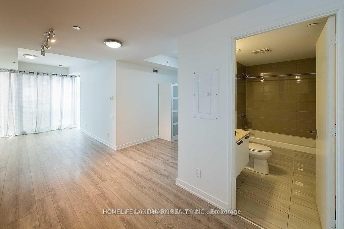 28 Wellesley Street Unit 407 photo 4