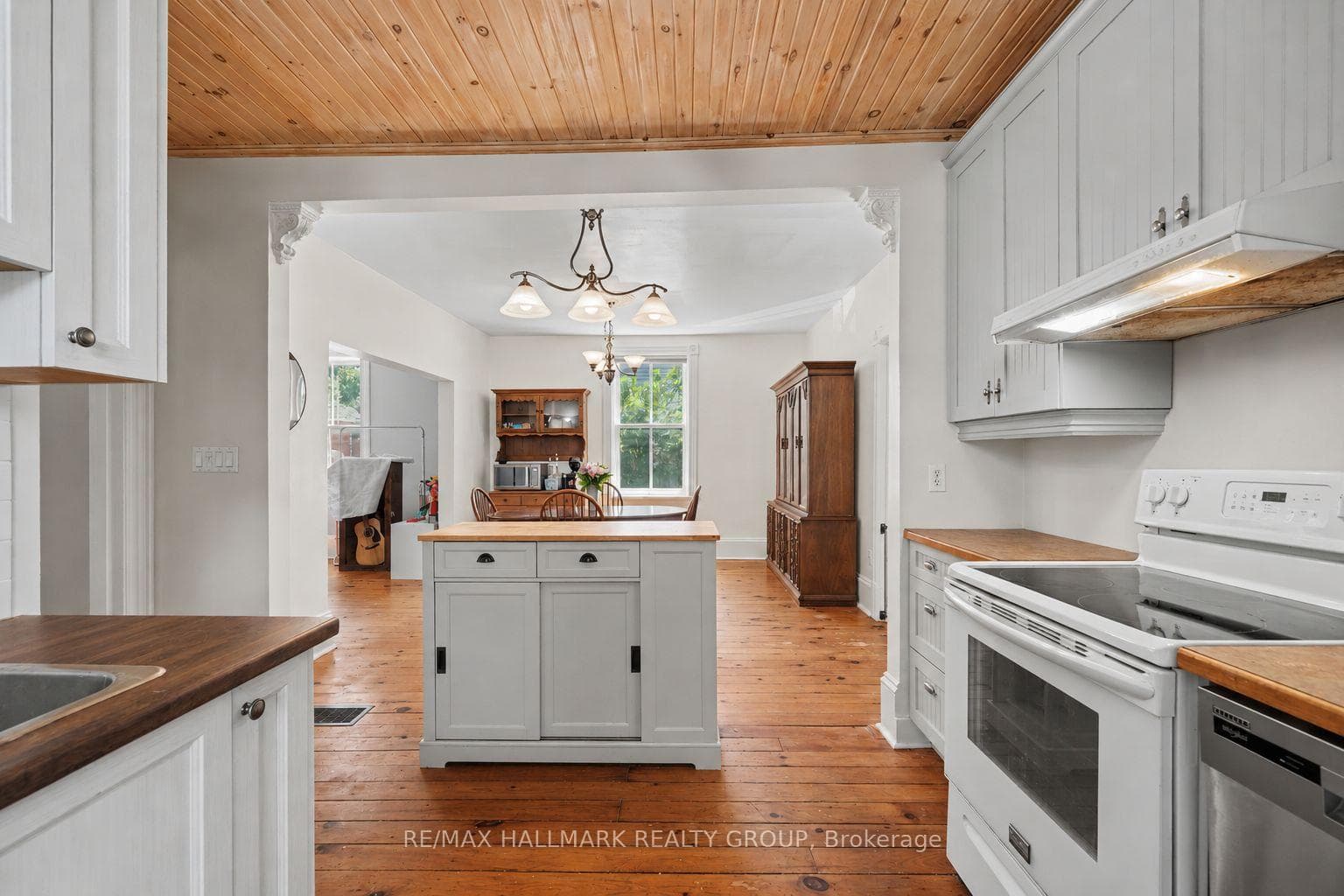98 Drummond Street photo 17